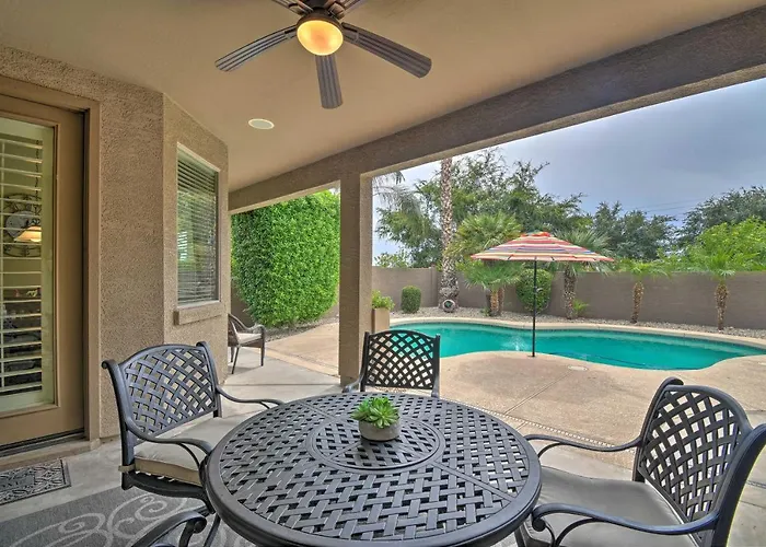 Spacious Home: 6 Mi To Wildlife World Zoo * Surprise