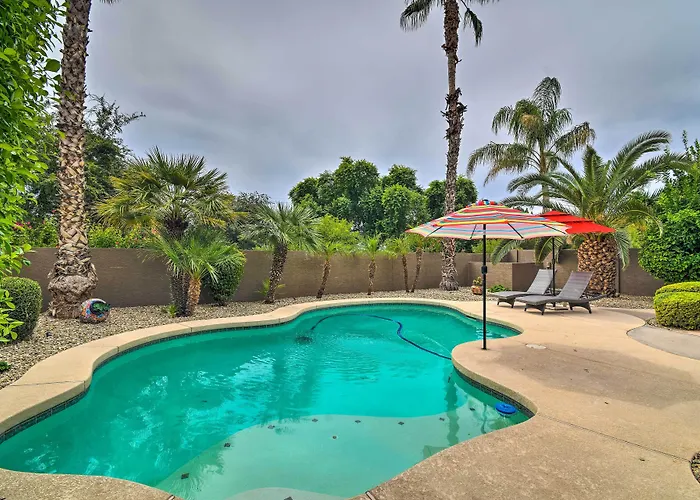 Spacious Home: 6 Mi To Wildlife World Zoo Holiday home Surprise