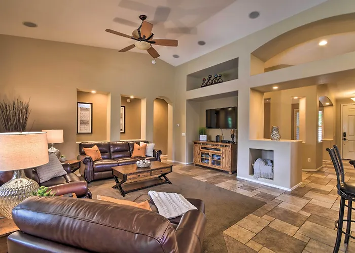 Spacious Home: 6 Mi To Wildlife World Zoo * Surprise